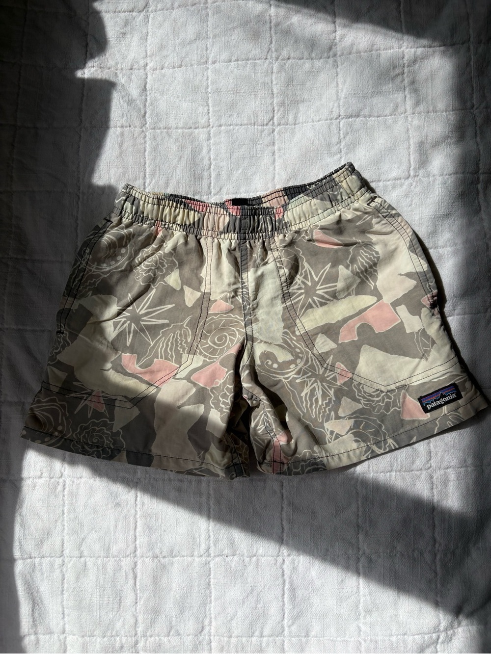 Patagonia Tan & Pink Patterned Lined Hybrid Swim Shorts Women’s X SMALL